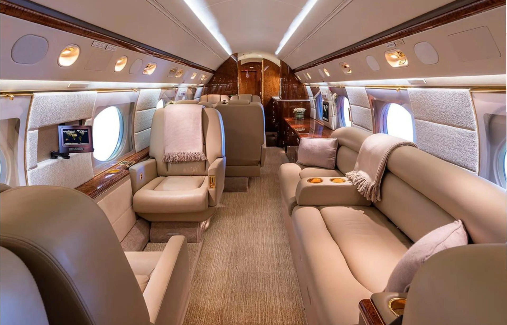 EjiogbeJet aircraft, slide 4